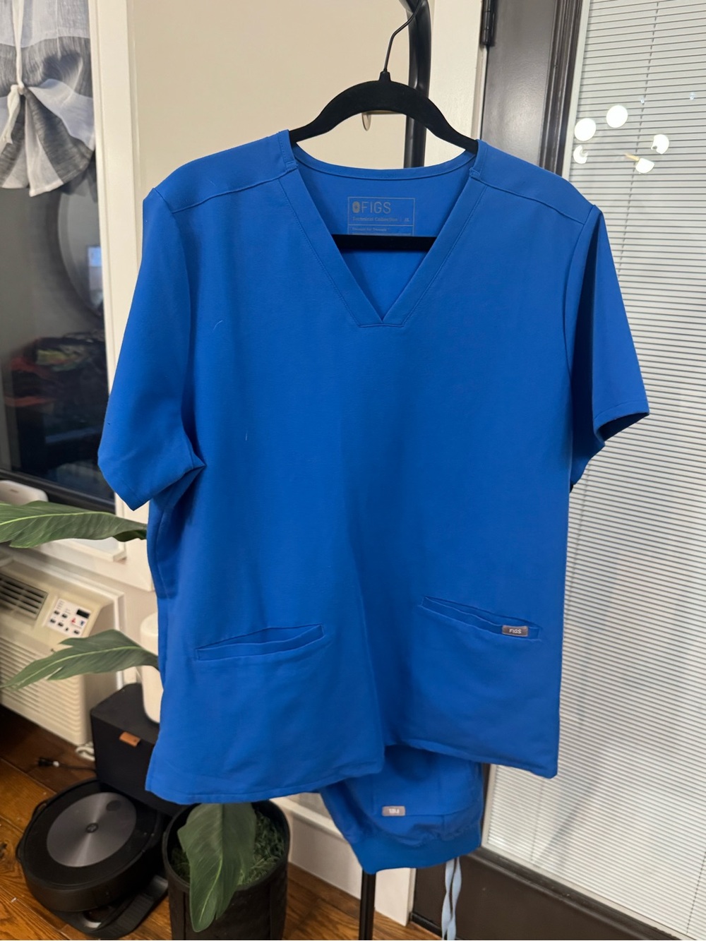 Figs Men’s V-Neck Scrub Top in Royal Blue set pants and shirt